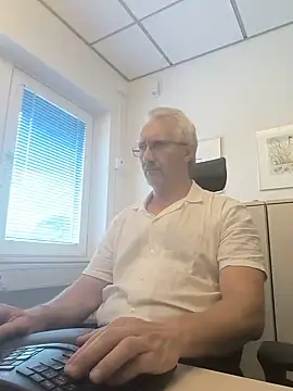 tom-swede online show from 07-24-26, 01:31