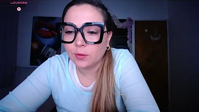 Snapshot of Sahory__ chatting on 08-04-26, 03:21 Sahory online show from 08-04-26, 03:21