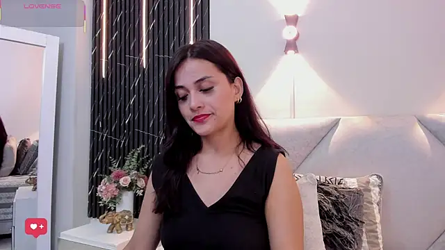 Snapshot of katrina_kaif_x chatting on 11-03-25, 06:53 katrina kaif x online show from 11-03-25, 06:53