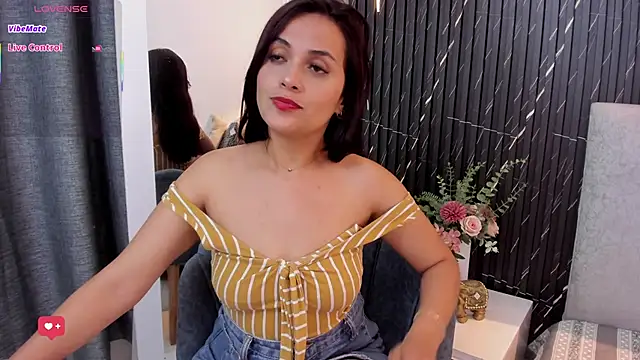 Snapshot of katrina_kaif_x chatting on 11-04-25, 07:13 katrina kaif x online show from 11-04-25, 07:13