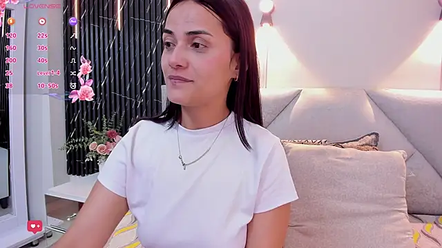 Snapshot of katrina_kaif_x chatting on 11-13-25, 07:13 katrina kaif x online show from 11-13-25, 07:13