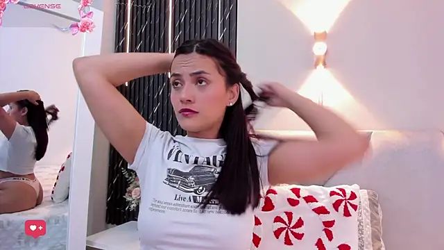 Snapshot of katrina_kaif_x chatting on 12-18-25, 07:09 katrina kaif x online show from 12-18-25, 07:09