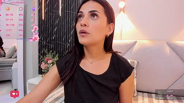 Snapshot of katrina_kaif_x chatting on 01-06-26, 07:17 katrina kaif x online show from 01-06-26, 07:17