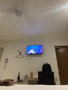 Snapshot of Magicerosxx69 chatting on 11-28-25, 10:12 Magicerosxx69 online show from 11-28-25, 10:12