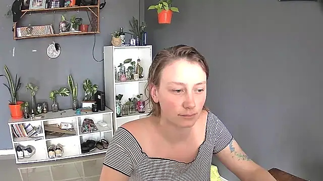 Snapshot of stupid_babybird chatting on 02-28-25, 07:03 stupid babybird online show from 02-28-25, 07:03