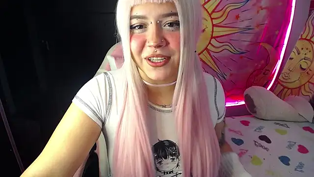 sara winehouse1 online show from 11-14-25, 04:00