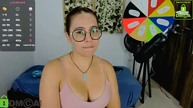 Snapshot of isa_loves_cum chatting on 10-07-25, 07:00 isa loves cum online show from 10-07-25, 07:00