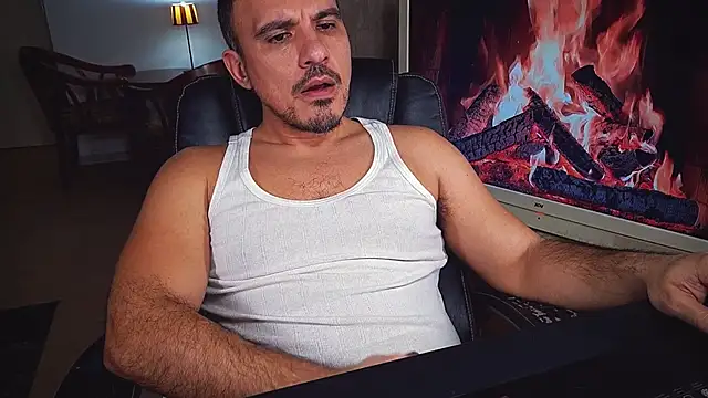 Snapshot of officeman7 chatting on 01-26-25, 05:02 officeman7 online show from 01-26-25, 05:02