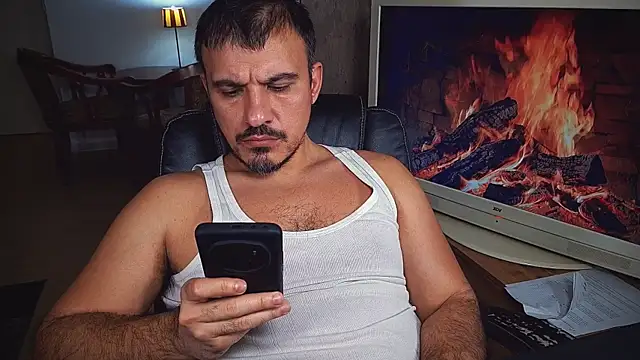 Snapshot of officeman7 chatting on 02-04-25, 09:41 officeman7 online show from 02-04-25, 09:41