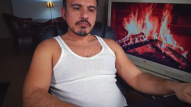 Snapshot of officeman7 chatting on 02-07-25, 05:07 officeman7 online show from 02-07-25, 05:07