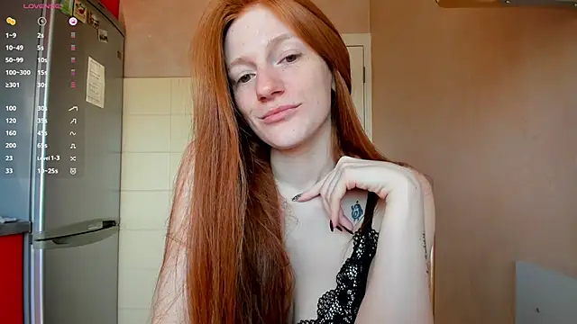 Snapshot of Aliceginger99 chatting on 03-20-25, 10:10 Aliceginger99 online show from 03-20-25, 10:10