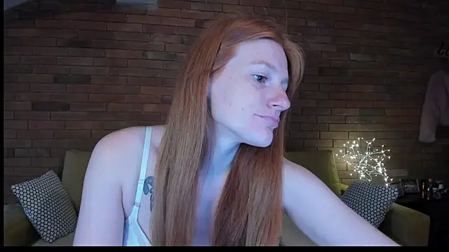 Snapshot of Aliceginger99 chatting on 09-13-25, 04:12 Aliceginger99 online show from 09-13-25, 04:12