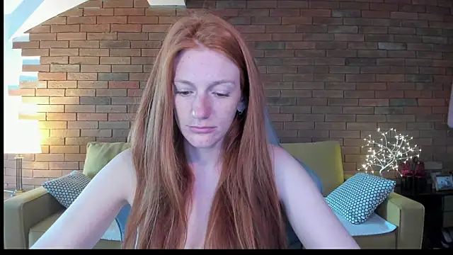 Snapshot of Aliceginger99 chatting on 09-19-25, 03:56 Aliceginger99 online show from 09-19-25, 03:56