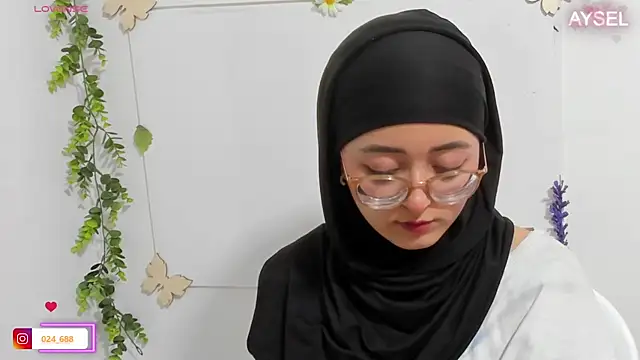Snapshot of aysel_elid chatting on 03-19-25, 11:25 aysel elid online show from 03-19-25, 11:25