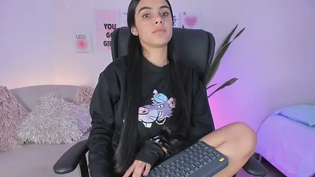 ChloeHarper  online show from 03-04-25, 05:24