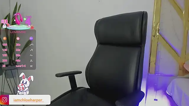 ChloeHarper  online show from 03-11-25, 09:48