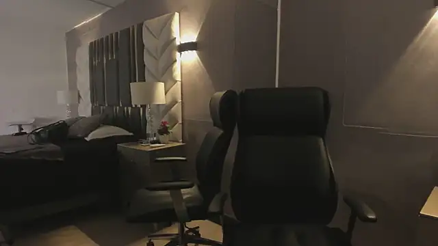 ChloeHarper  online show from 02-05-26, 11:37