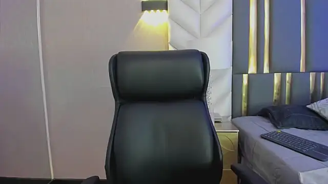 ChloeHarper  online show from 04-25-26, 01:41