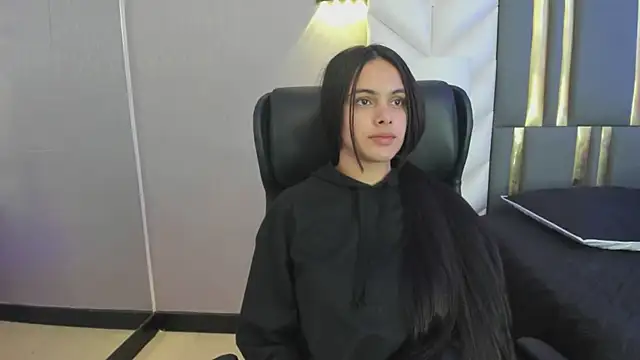 ChloeHarper  online show from 04-28-26, 11:37