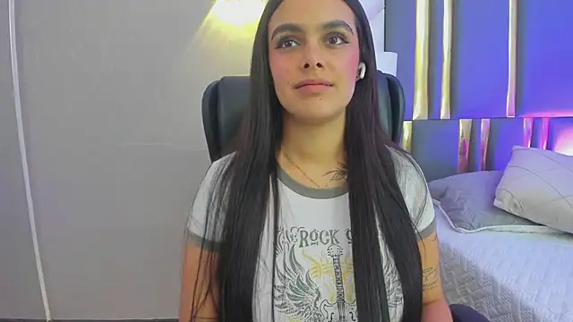 ChloeHarper  online show from 07-28-26, 04:39