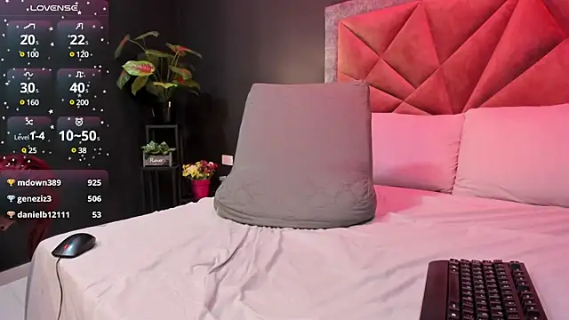 mia milff online show from 02-17-25, 12:32