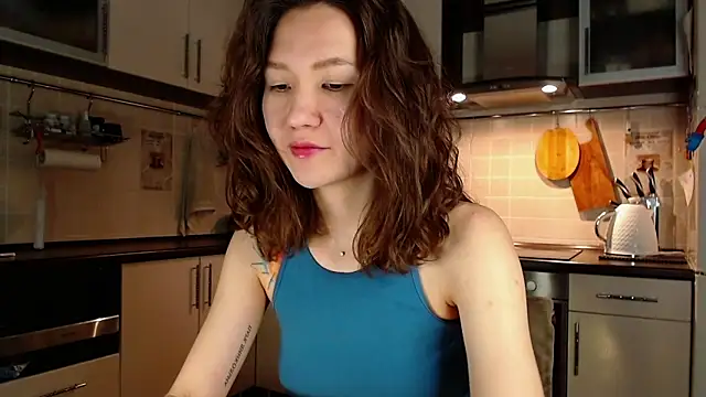 Kelly Yon online show from 12-14-24, 09:02