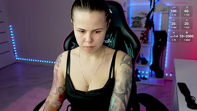 Latex Kitty online show from 04-29-26, 06:25