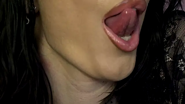 Snapshot of ViviRuth chatting on 02-28-25, 12:42 ViviRuth online show from 02-28-25, 12:42