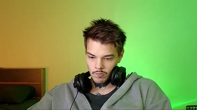 DENIS HERE online show from 11-24-25, 12:54