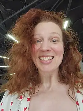 Exhibitionsplit online show from 06-18-26, 12:42