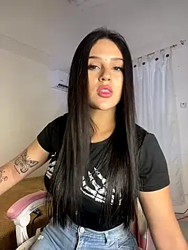 Snapshot of violet-333 chatting on 10-31-25, 02:51 violet-333 online show from 10-31-25, 02:51