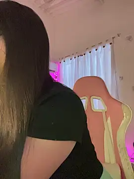 Snapshot of violet-333 chatting on 01-11-26, 03:17 violet-333 online show from 01-11-26, 03:17