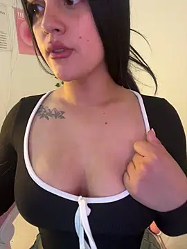 Snapshot of violet-333 chatting on 01-31-26, 07:11 violet-333 online show from 01-31-26, 07:11