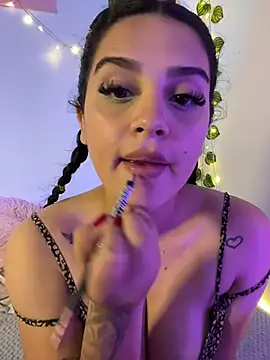 Snapshot of violet-333 chatting on 03-05-26, 03:30 violet-333 online show from 03-05-26, 03:30