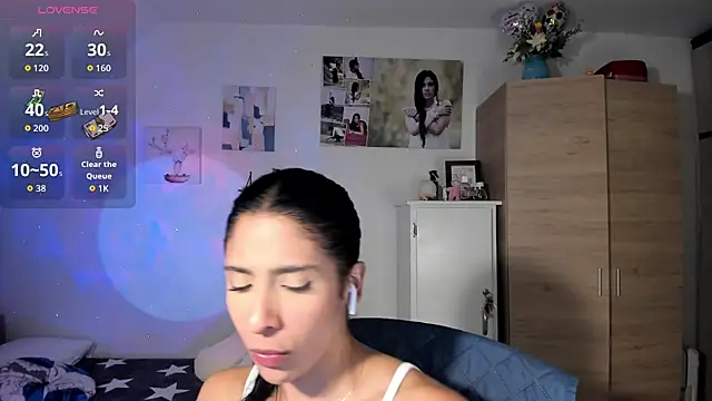 VeronikaOlsen online show from 10-26-25, 06:03