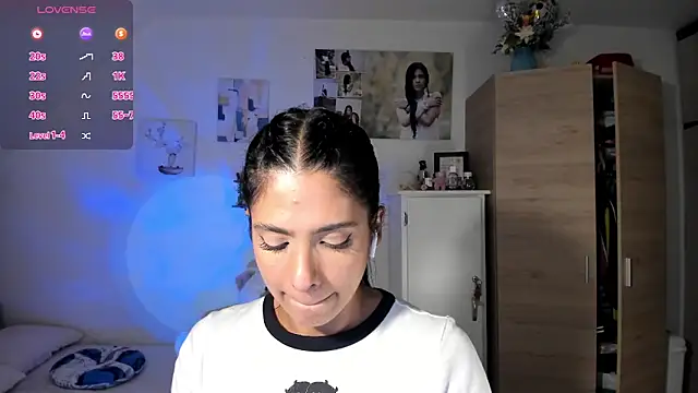 VeronikaOlsen online show from 11-26-25, 01:17