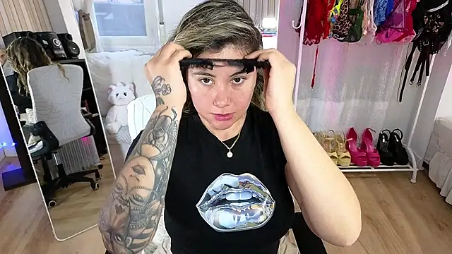 Tawny cox online show from 02-12-26, 11:38