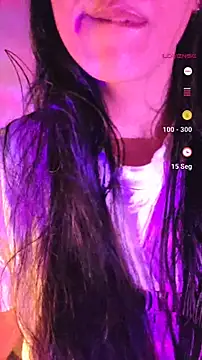 Snapshot of aloneathome chatting on 05-27-26, 05:04 aloneathome online show from 05-27-26, 05:04