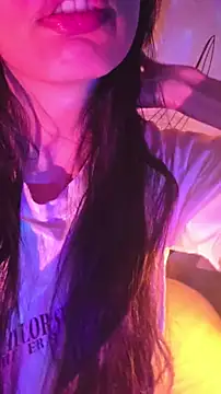 Snapshot of aloneathome chatting on 06-20-26, 04:37 aloneathome online show from 06-20-26, 04:37
