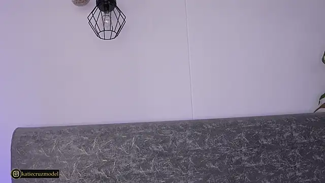 katie cruz online show from 12-20-25, 10:33