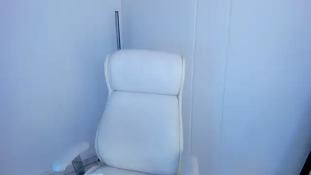 dominique21  online show from 10-30-25, 11:49