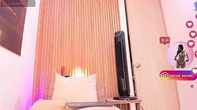 sofhiaa adaams online show from 07-25-26, 10:40