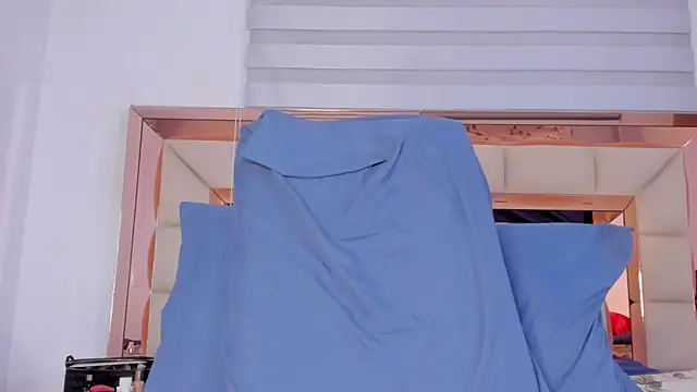 violetta-brown1 online show from 03-10-25, 03:12