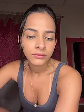 Snapshot of violetta-brown1 chatting on 12-04-25, 02:10 violetta-brown1 online show from 12-04-25, 02:10