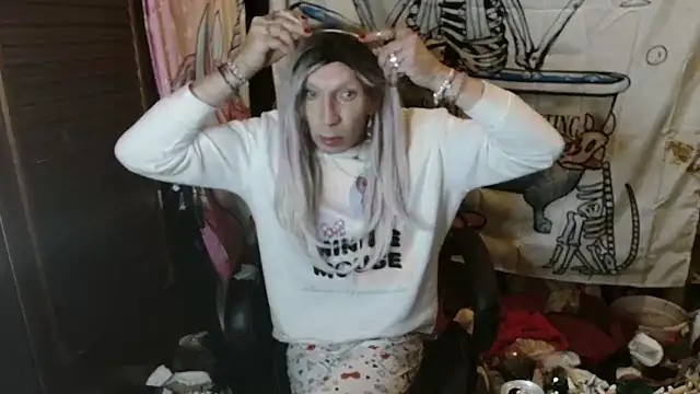 Ombeline1 online show from 03-25-26, 02:17