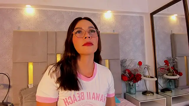 Camilaa Sanchez  online show from 05-20-26, 12:44