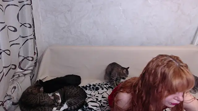 Olivia Winston online show from 10-22-25, 01:06