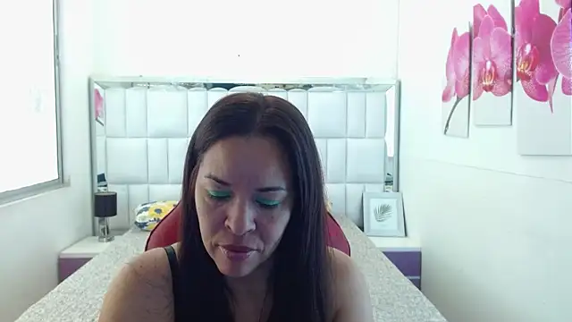 Snapshot of Lizeth_Bels chatting on 06-10-26, 11:42 Lizeth Bels online show from 06-10-26, 11:42