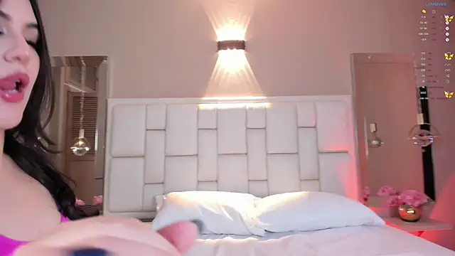 Snapshot of Biancax_ chatting on 11-27-25, 04:14 Biancax online show from 11-27-25, 04:14