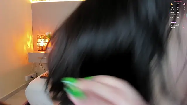 Snapshot of Biancax_ chatting on 03-11-26, 03:56 Biancax online show from 03-11-26, 03:56